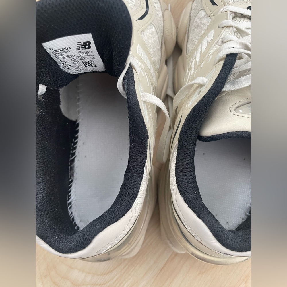 New Balance Cream and Black Sneakers - Picture 10 of 14